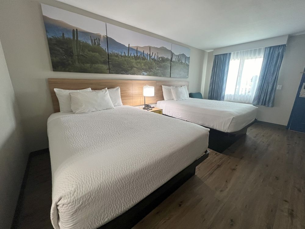 Days Inn by Wyndham Phoenix West 2