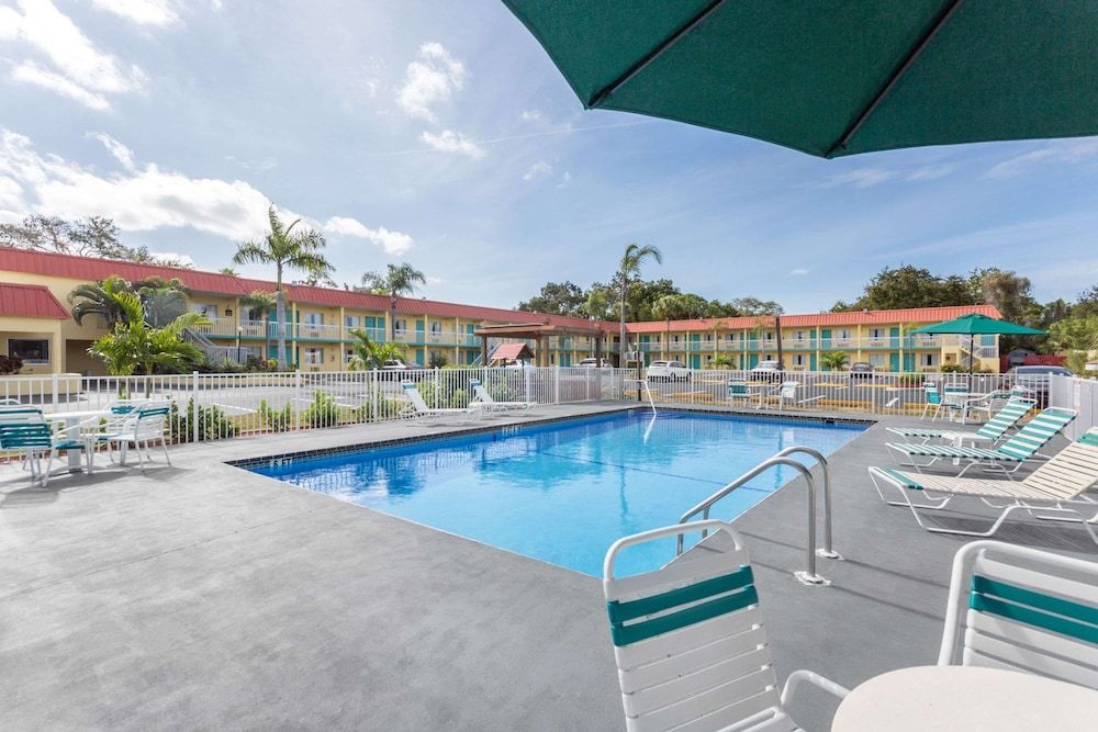 Super 8 by Wyndham Sarasota Near Siesta Key 2 estrelas em Sarasota