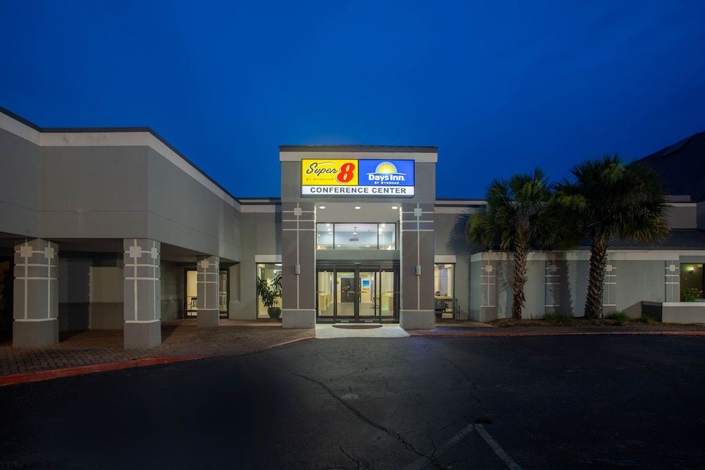 Days Inn by Wyndham Mobile I-65 2 estrellas en Mobile