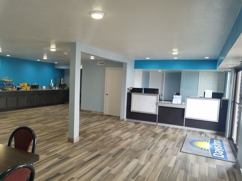 Days Inn by Wyndham Oklahoma City NW Expressway 2