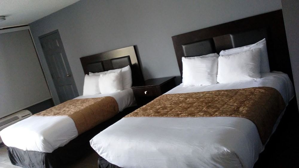 Ramada by Wyndham New Orleans 3