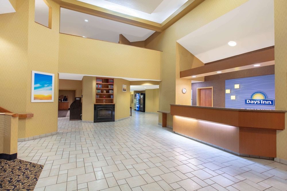 Days Inn by Wyndham Tulsa Central 3