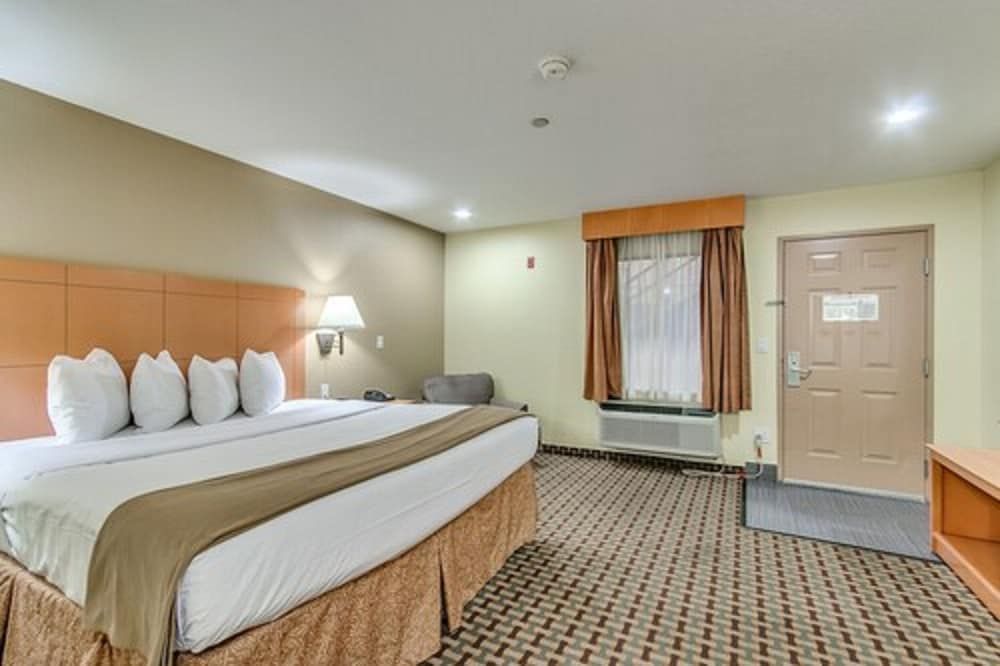 Days Inn by Wyndham Lubbock South 3