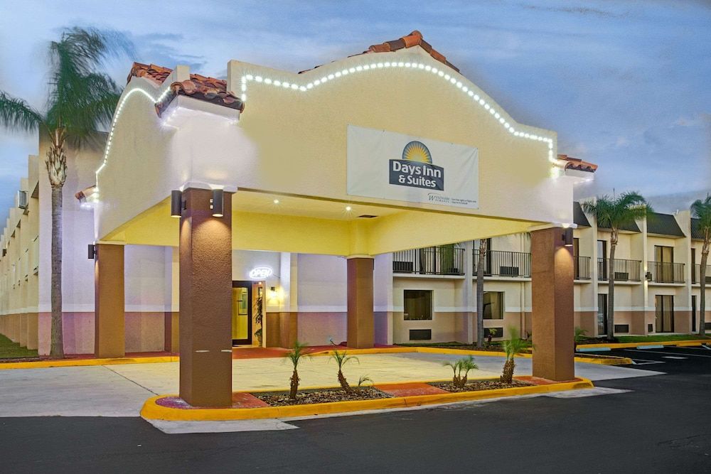 Days Inn & Suites by Wyndham Tampa near Ybor City 2 estrellas en Tampa
