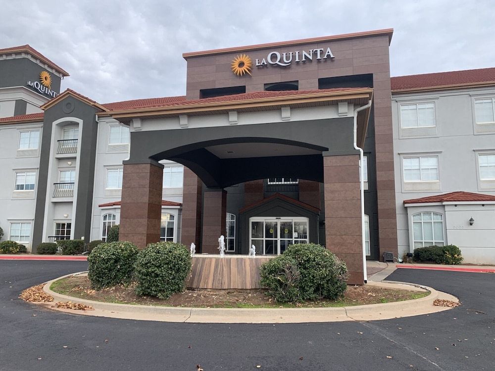 La Quinta Inn & Suites by Wyndham OKC North - Quail Springs 3 estrellas en Oklahoma City
