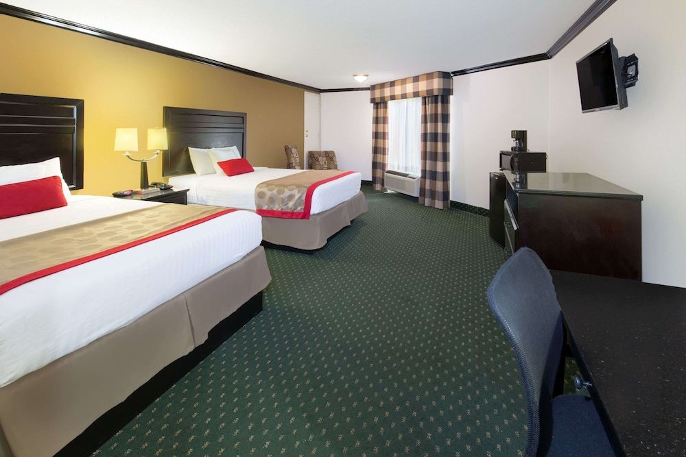 Ramada by Wyndham Ontario 2 estrelas em Ontario