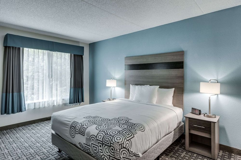 Days Inn & Suites by Wyndham Spokane 2 estrelas em Spokane