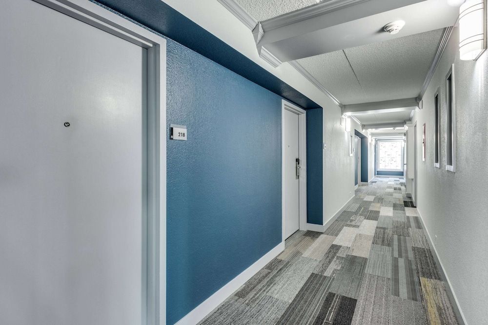 Days Inn & Suites by Wyndham Spokane 3