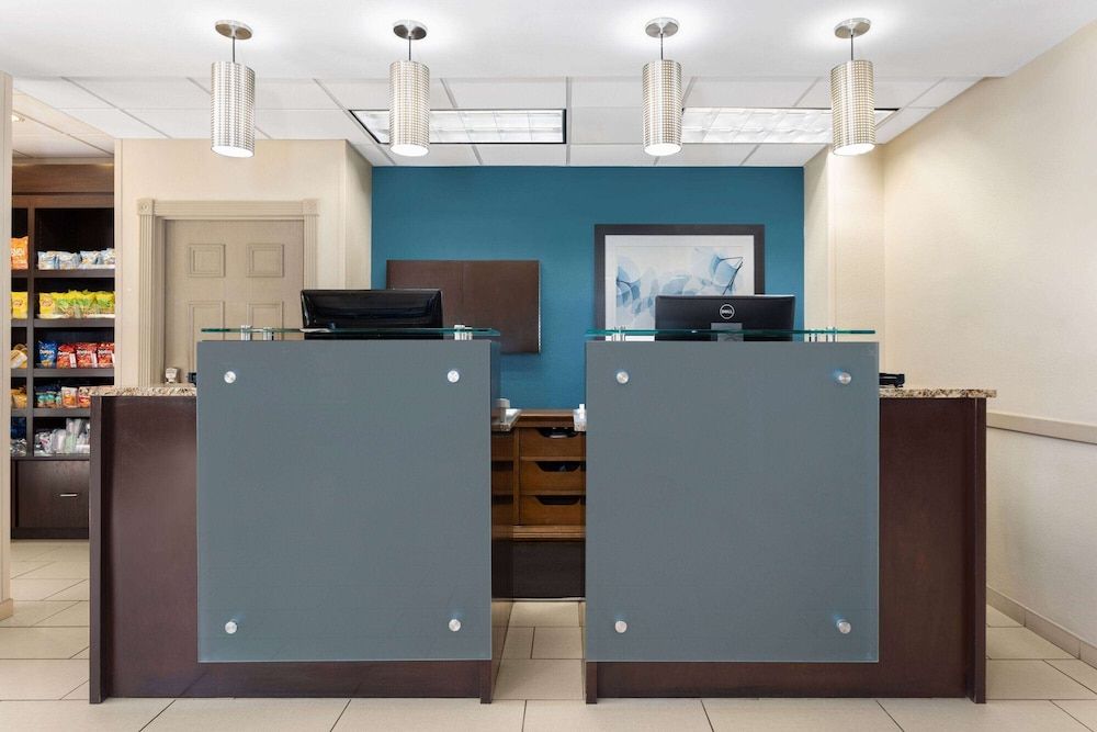 La Quinta Inn and Suites Bonita Springs 3