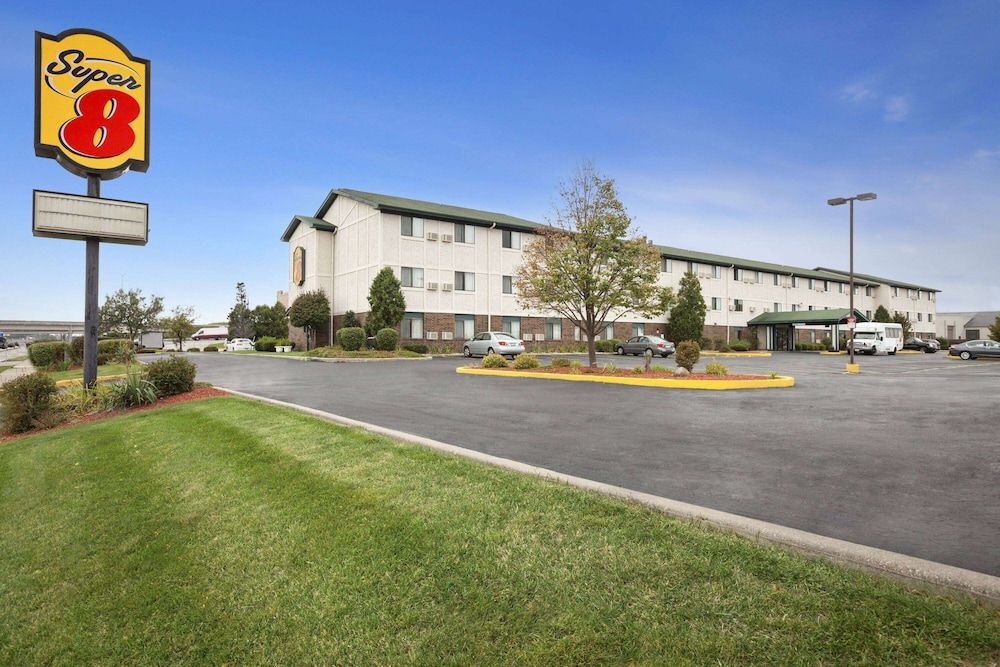 Super 8 by Wyndham Milwaukee Airport 2 estrelas em Milwaukee