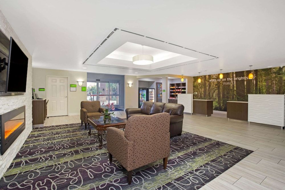 La Quinta Inn & Suites Visalia/Sequoia Gateway 2