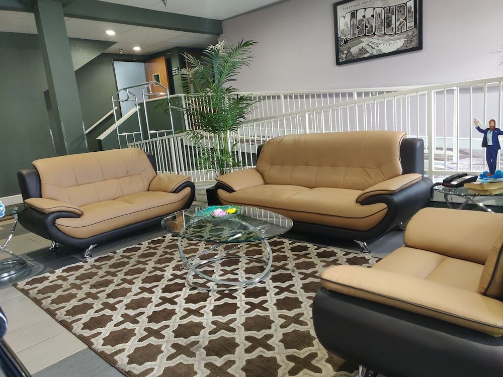 Super 8 by Wyndham Kansas City 3
