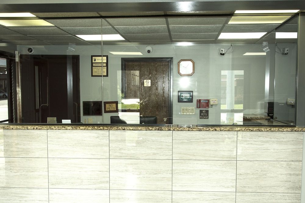 Super 8 by Wyndham Michigan City 3