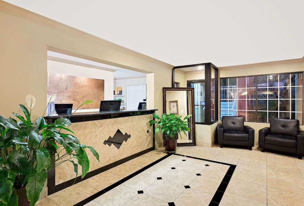 Days Inn by Wyndham Fort Walton Beach 3