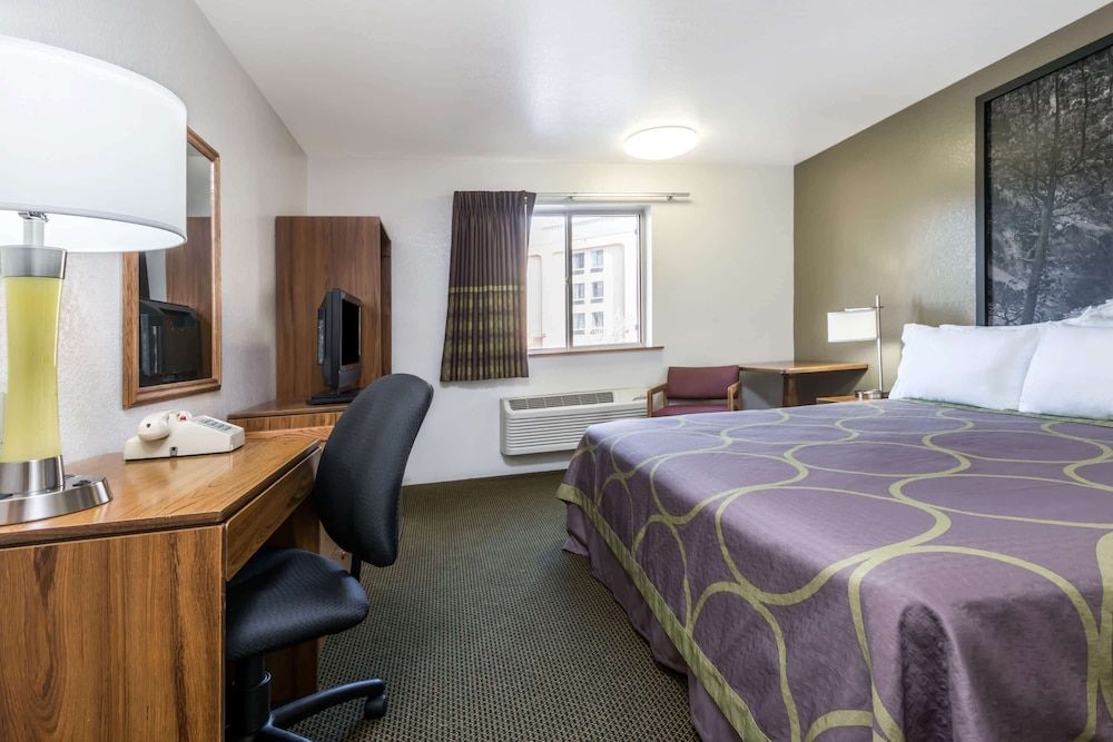 Super 8 by Wyndham Missoula/Reserve St. 3