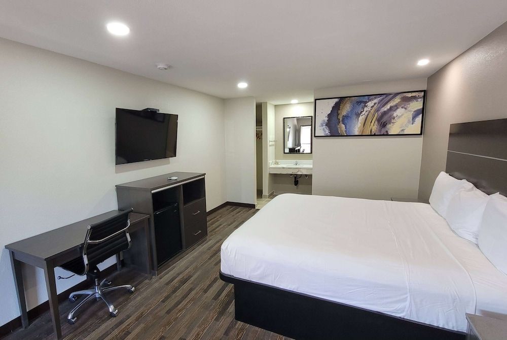 Travelodge by Wyndham Buena Park 3