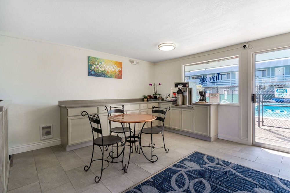 Travelodge by Wyndham Florence 3