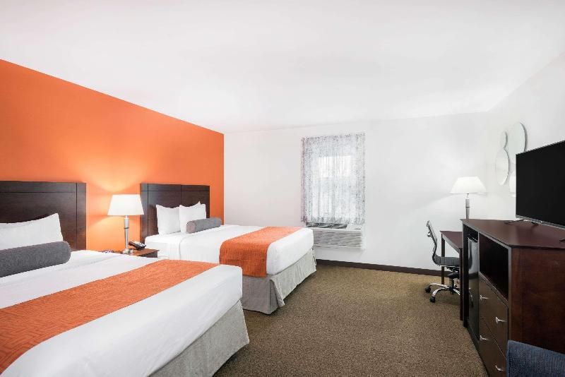 Howard Johnson by Wyndham Quincy 2 estrelas em Quincy