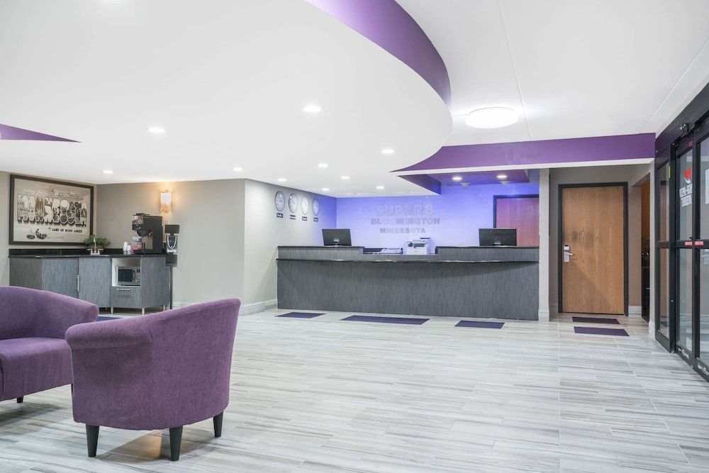 Super 8 by Wyndham Bloomington/Airport 2