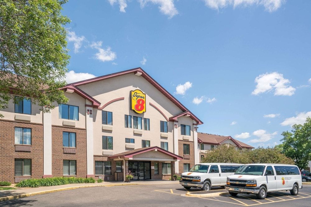 Super 8 by Wyndham Bloomington/Airport 2 estrellas en Bloomington