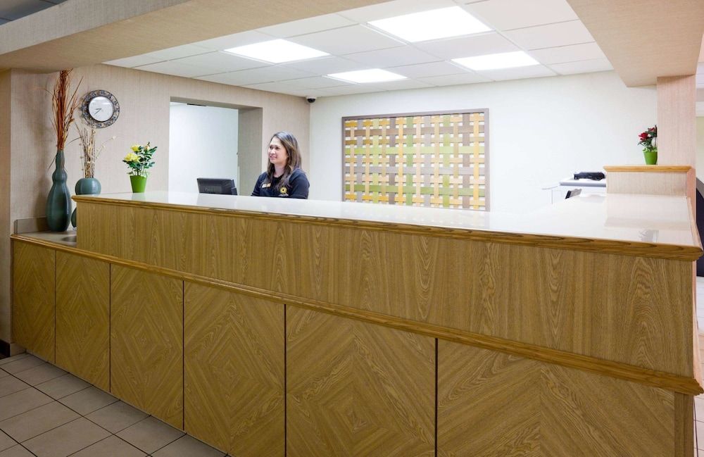 La Quinta Inn by Wyndham Minneapolis Airport Bloomington 2