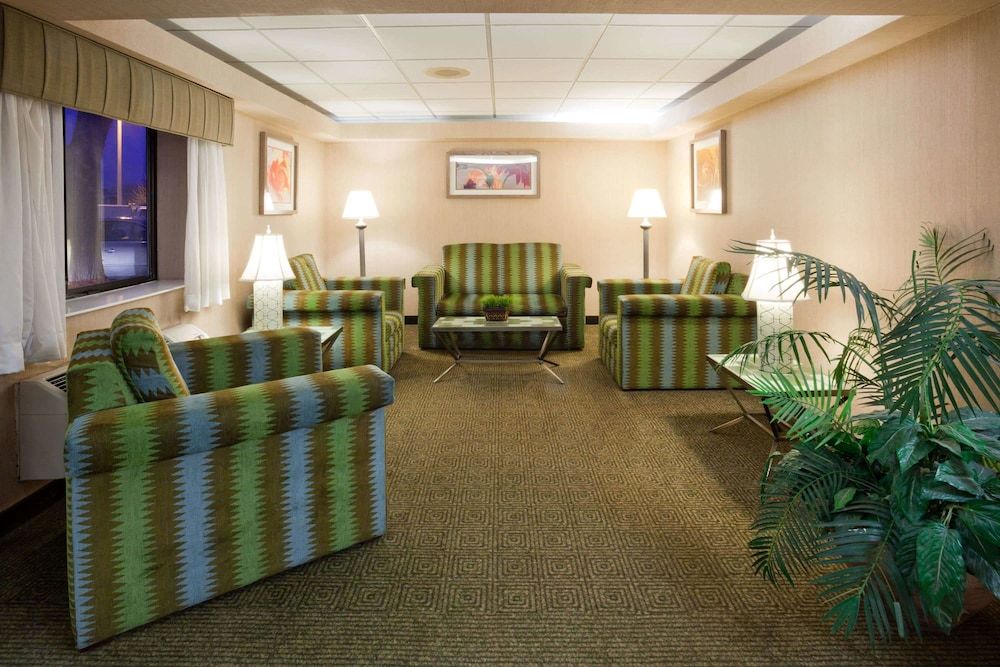 La Quinta Inn by Wyndham Minneapolis Airport Bloomington 3