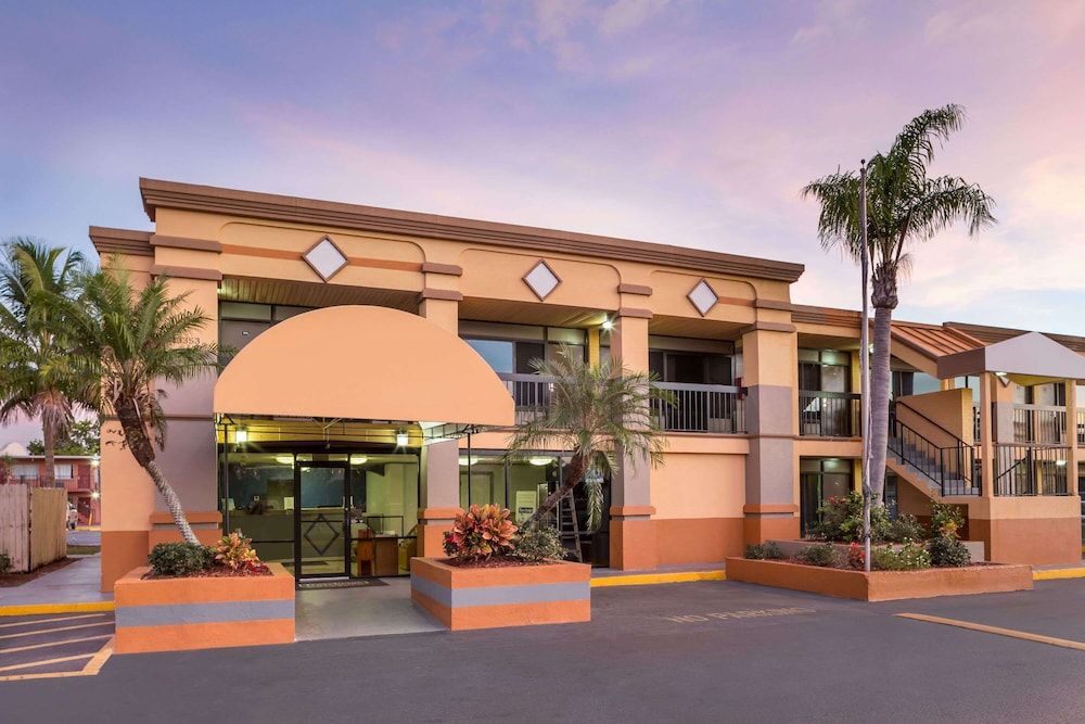 Travelodge by Wyndham Fort Myers North 2 estrelas em Fort Myers