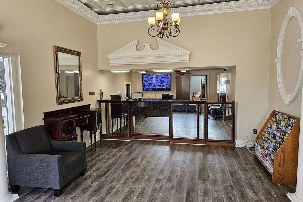 Super 8 by Wyndham Metairie 2