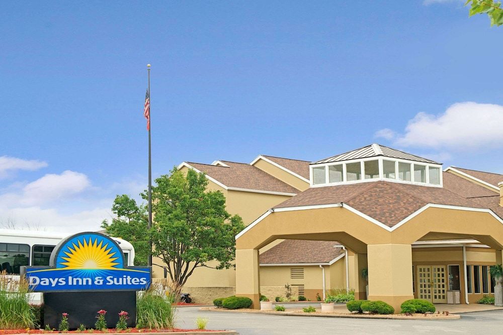 Days Inn and Suites by Wyndham St. Louis/Westport Plaza 2 estrellas en St. Louis