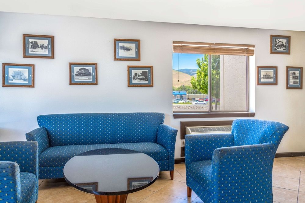 Super 8 by Wyndham Carson City/Lake Tahoe 3