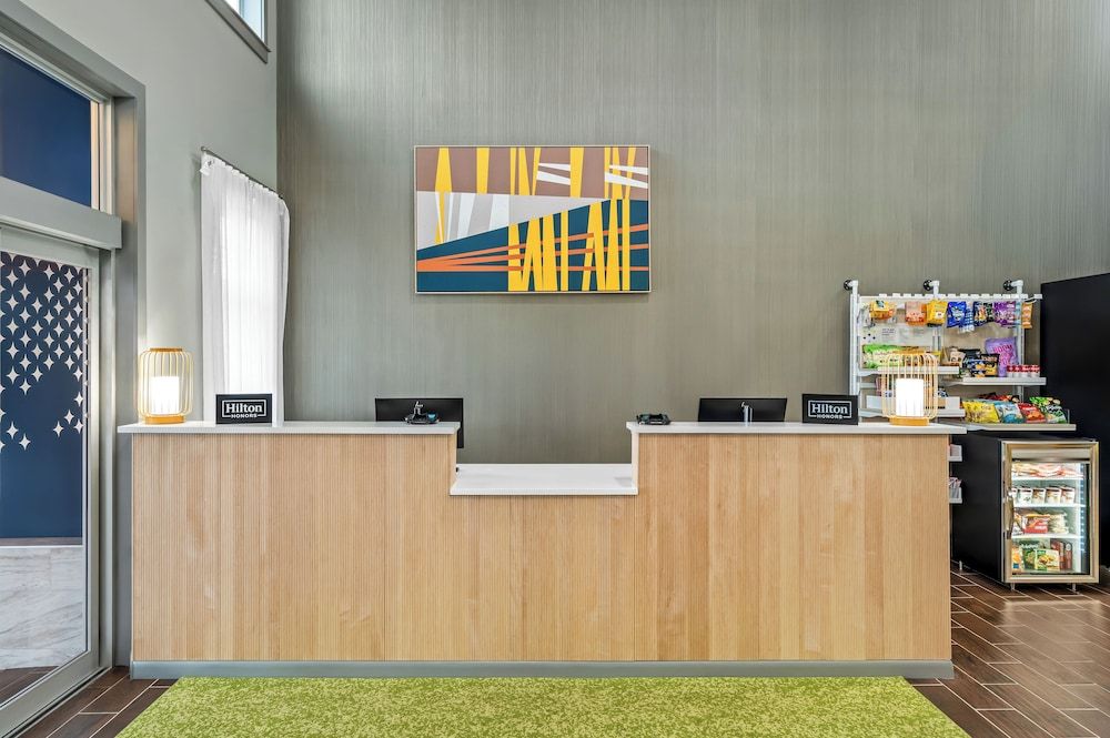 Spark by Hilton Portland Airport Maine Mall 2