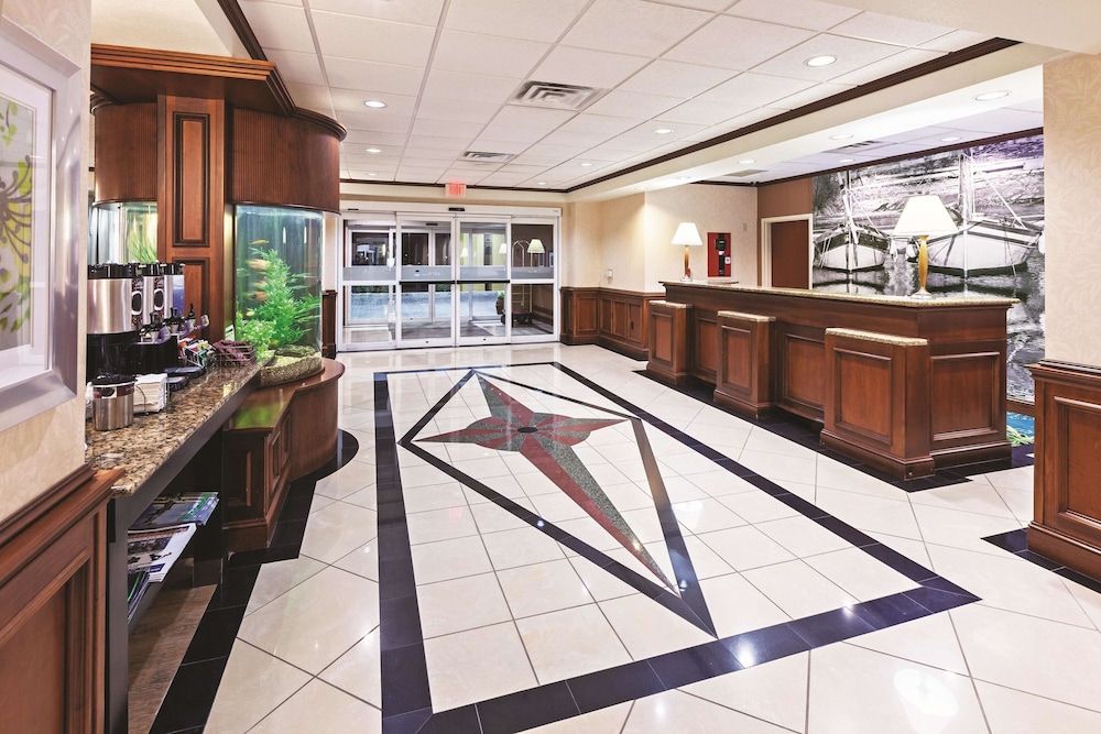 La Quinta Inn & Suites by Wyndham Corpus Christi-N Padre Isl 2