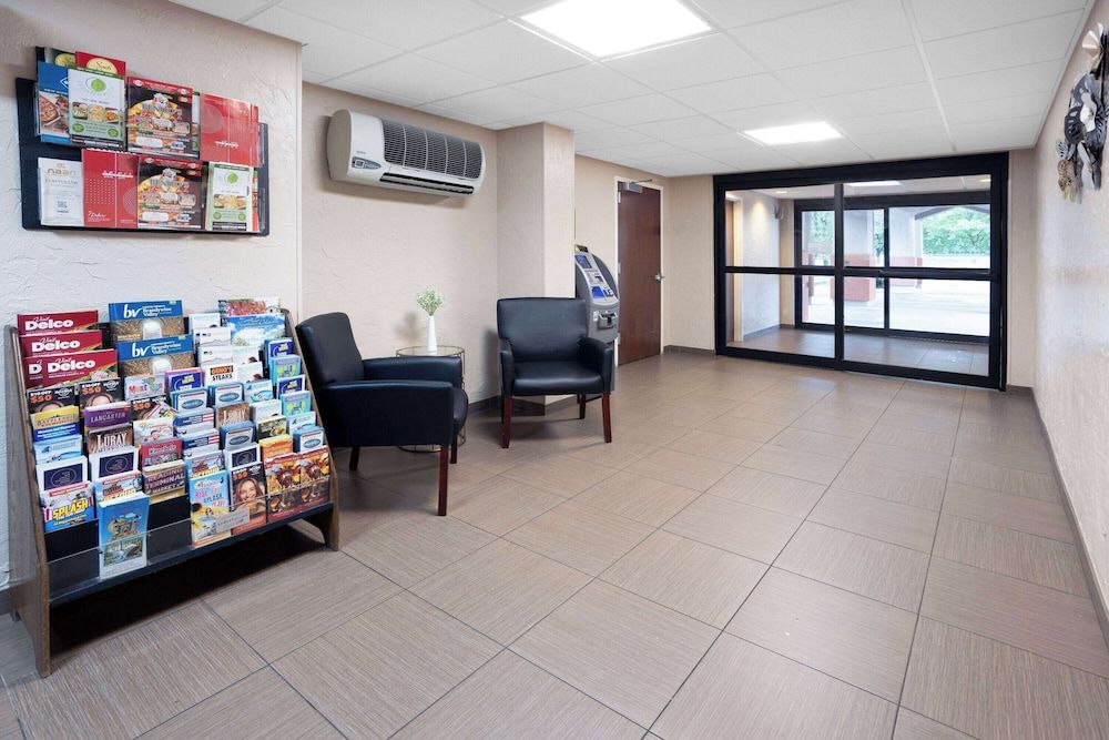 Super 8 by Wyndham Mount Laurel 2