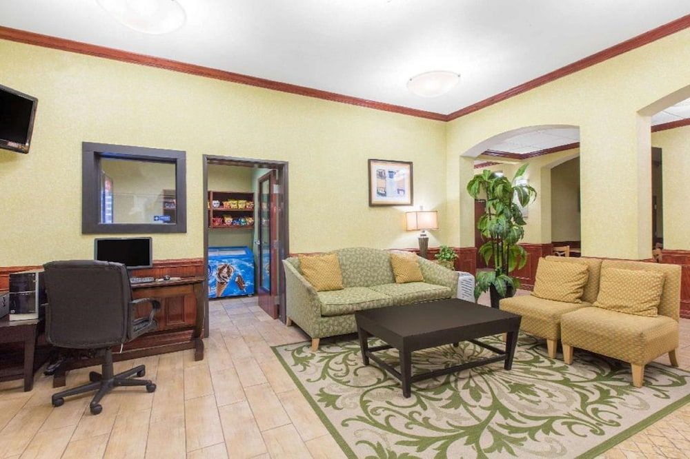 Hawthorn Extended Stay by Wyndham Corpus Christi Padre Is 2