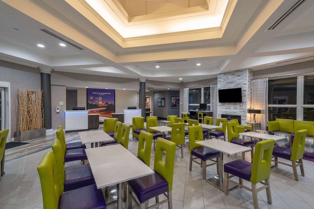 La Quinta Inn & Suites by Wyndham Birmingham Hoover 2
