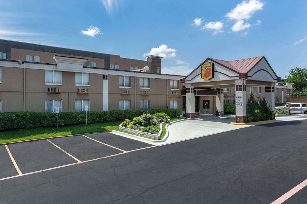 Super 8 by Wyndham Grand Prairie North 2 étoiles à Grand Prairie