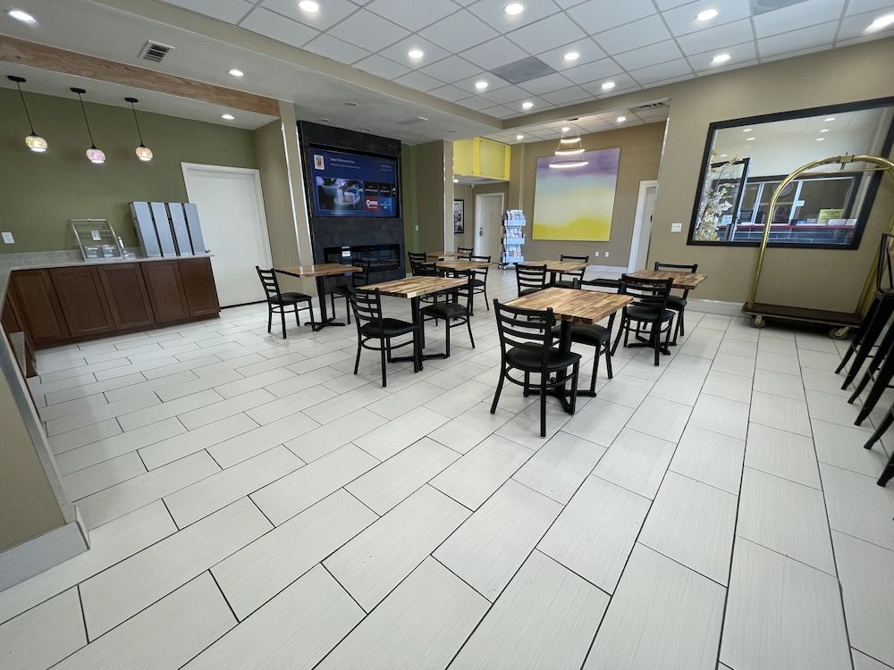 Super 8 by Wyndham Colo. Sprs. Garden Of The Gods 2