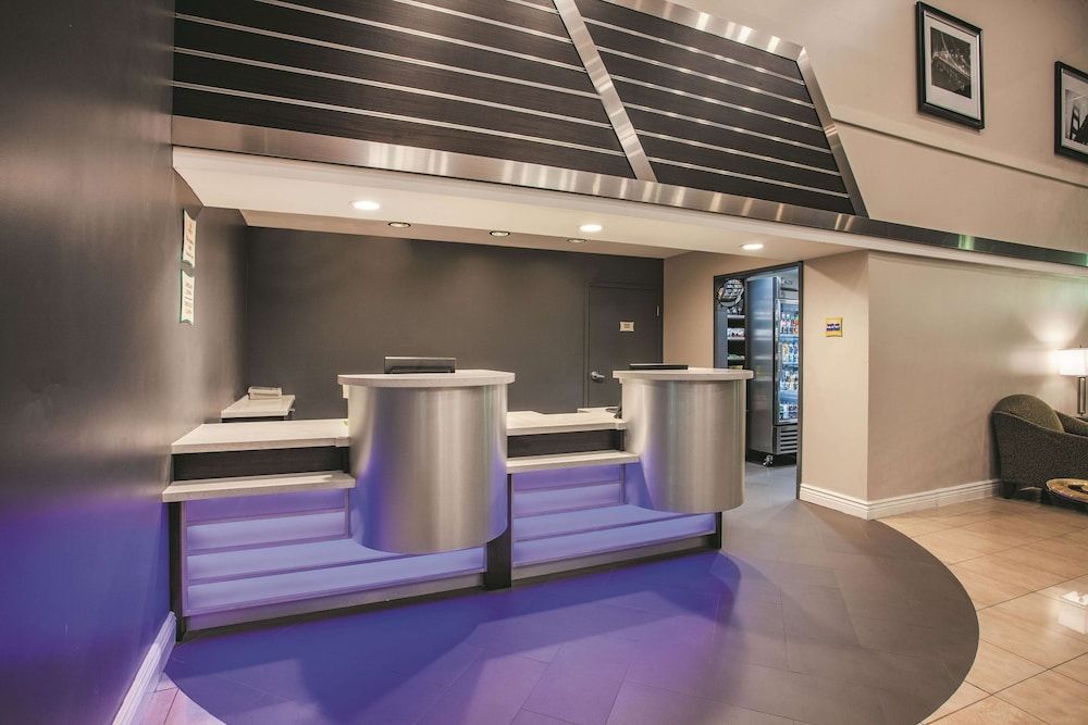 La Quinta Inn & Suites by Wyndham Dublin - Pleasan 3