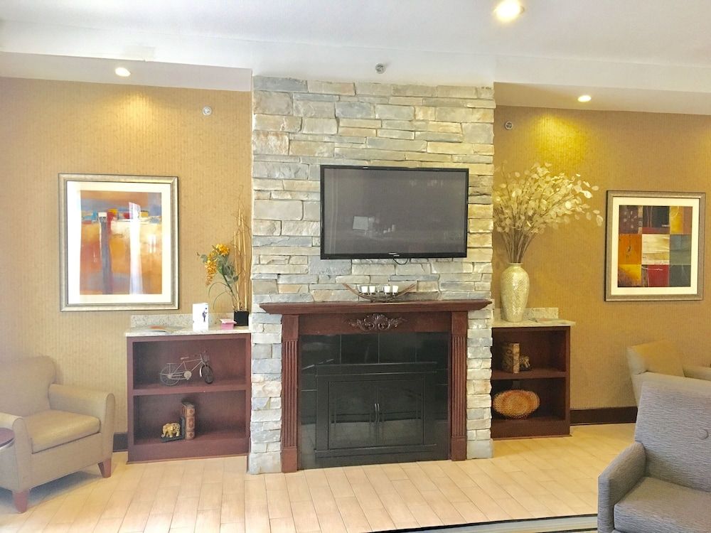 Wyndham Garden Grand Rapids Airport 3