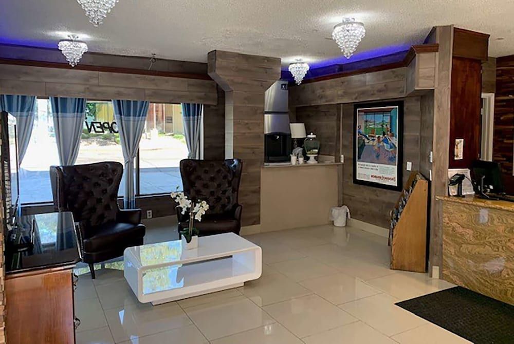 Howard Johnson by Wyndham Reno Downtown 2