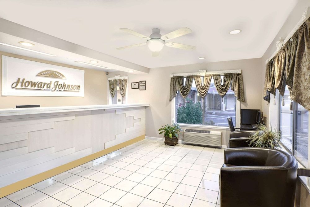 Howard Johnson by Wyndham Modesto Ceres 2