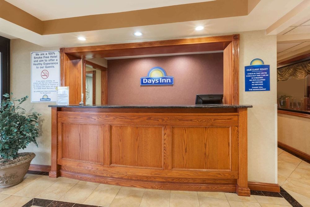 Days Inn by Wyndham Iselin / Woodbridge 2