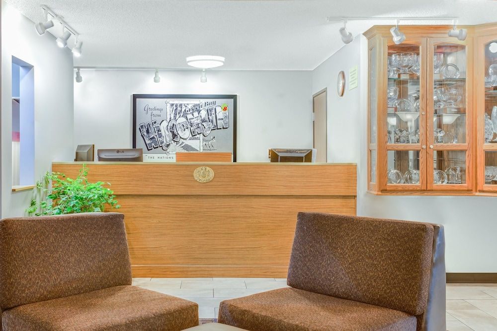 Super 8 by Wyndham Green Bay Near Stadium 2