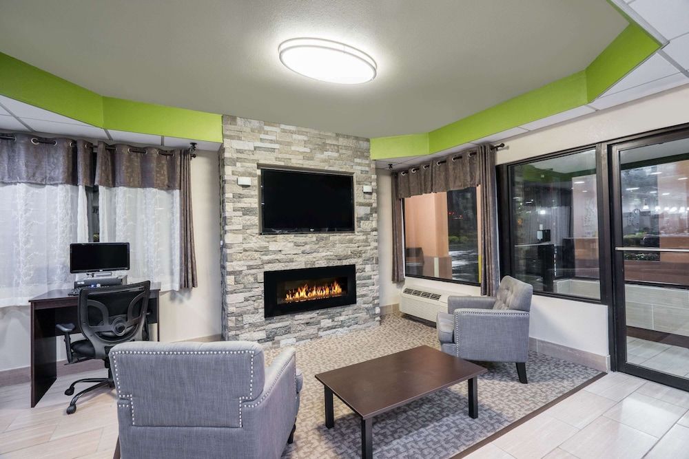 Super 8 by Wyndham Knoxville West/Farragut 3
