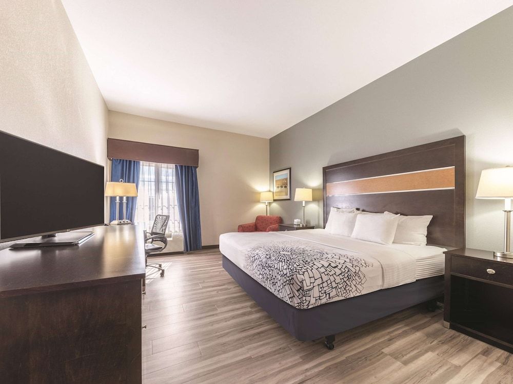 La Quinta Inn & Suites by Wyndham Tulsa - Catoosa Route 66 3