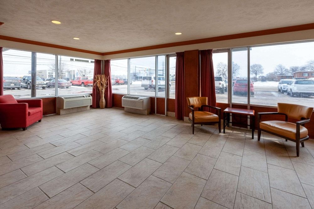 Travelodge by Wyndham Cleveland Airport 2