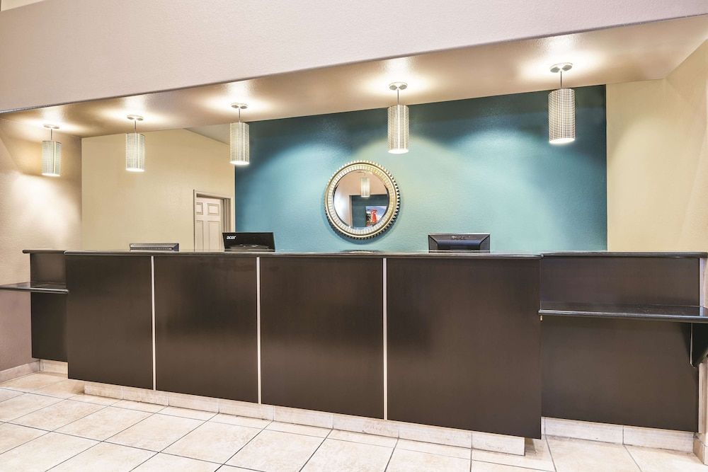 La Quinta Inn & Suites by Wyndham San Antonio N Stone Oak 3