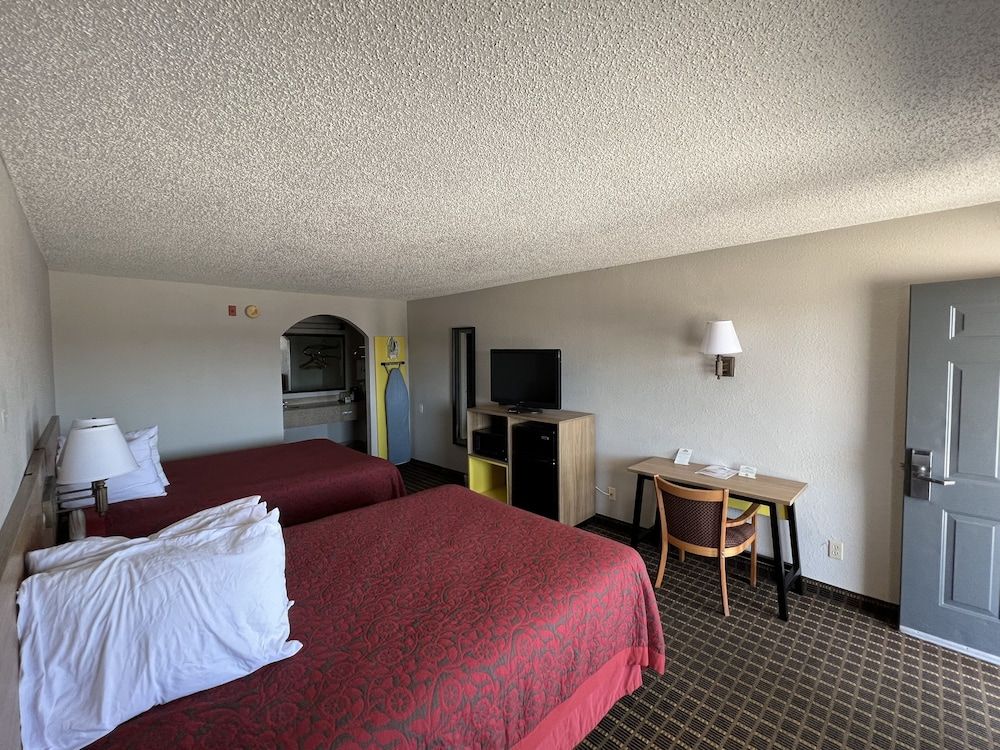 Days Inn by Wyndham San Antonio Morgan's Wonderland / IH-35 N 3