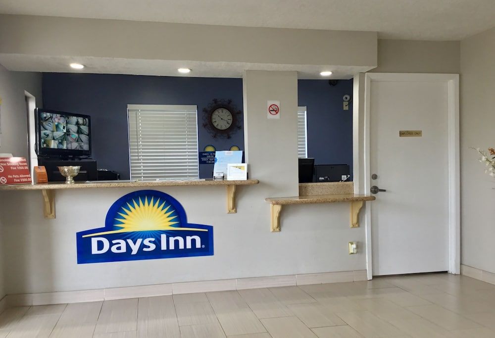 Days Inn by Wyndham San Antonio Morgan's Wonderland / IH-35 N 2