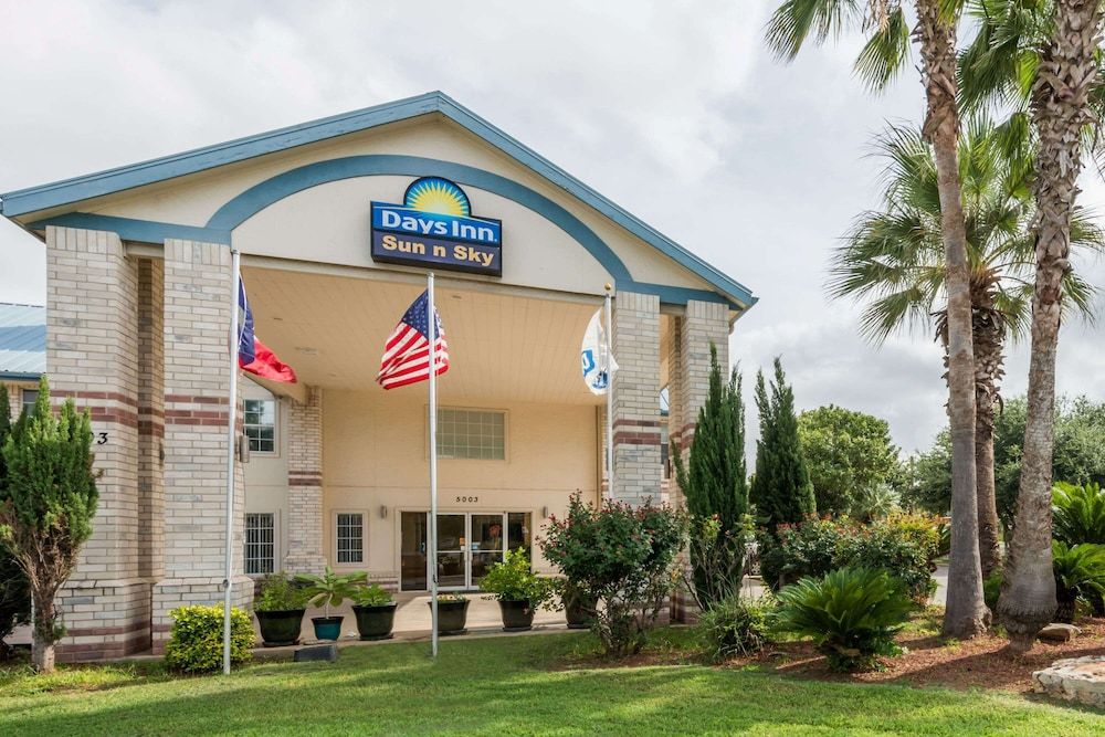 Days Inn by Wyndham San Antonio Southeast/Frost Bank Center 1
